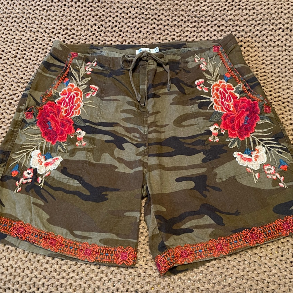 Johnny Was Embroidered Linen Camo shorts